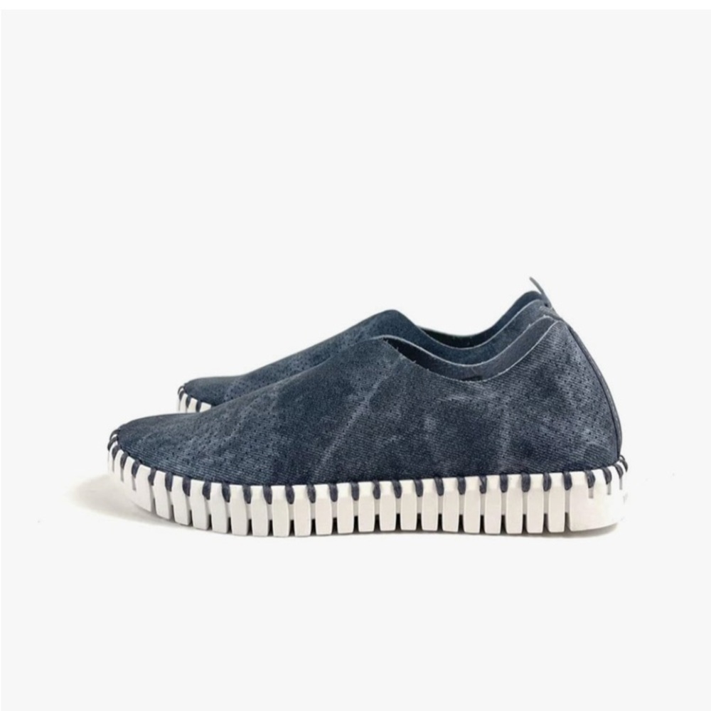 Ilse Jacobsen Tulip Dark Blue Wash Slip-On Comfort Shoes with White Soles Size